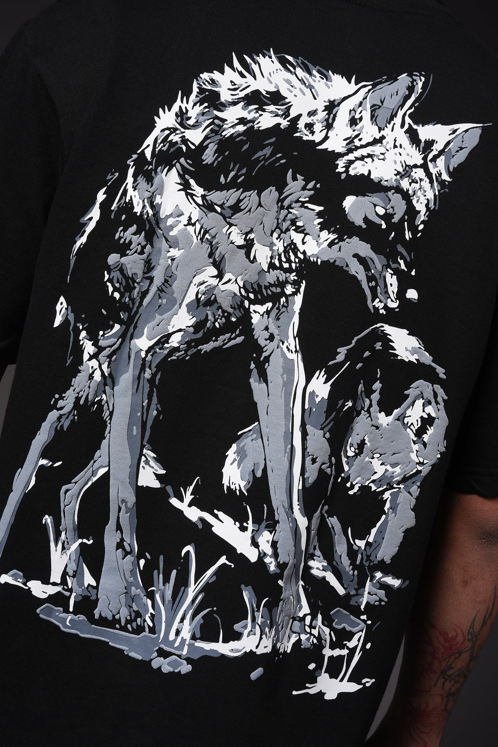 Wolf Tee