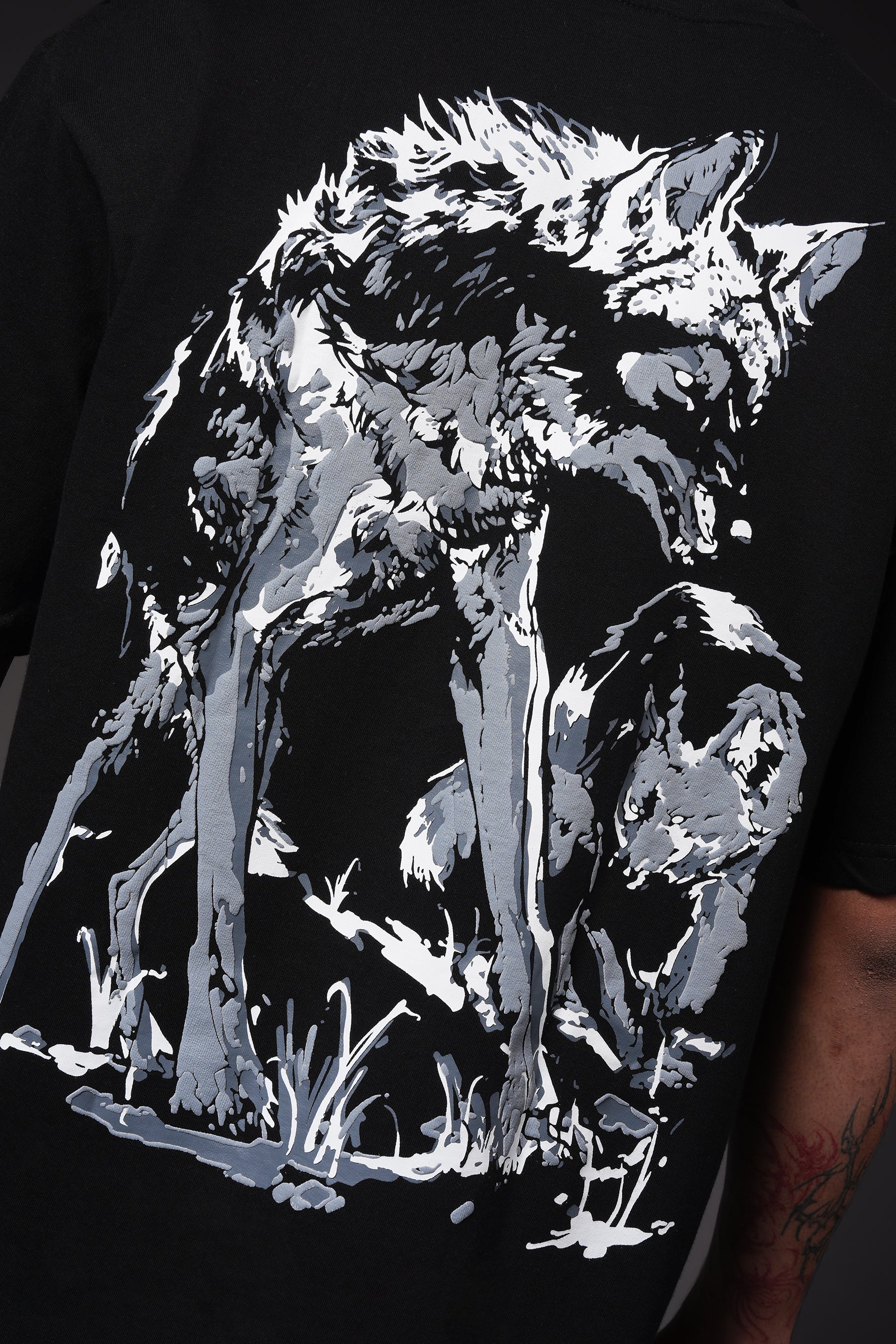 Wolf Tee